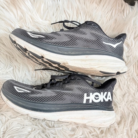 HOKA Clifton 9, Women’s 7.5, Black - Picture 5 of 8